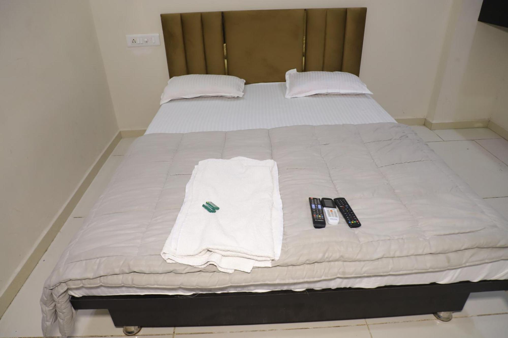 Satkar Home Stay Ujjain Ngoại thất bức ảnh